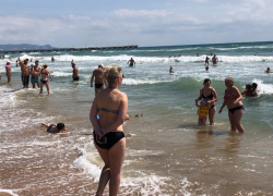 В Анапе снова продлен запрет на купание с надувными плавсредствами