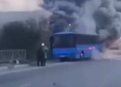 На трассе Анапа-Краснодар из горящего автобуса эвакуировали 20 пассажиров