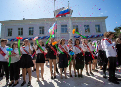Последний звонок сегодня прозвучал для более 1000 анапских выпускников