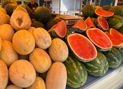 В Анапе можно не только провести отпуск, но и вдоволь наесться южных фруктов