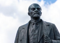 Отчество Ленина в СССР писали «ИльичЕм»: 20 фактов о лидере большевиков