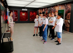 В зале Воинской славы в Анапе проводят уроки истории для школьников и студентов