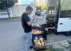 В Анапе начались массовые рейды против уличных торговцев