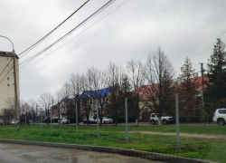 Очередную зеленую зону в Анапе уступили офисному комплексу