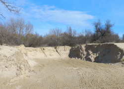 В Анапе продолжают уничтожать песчаные дюны 