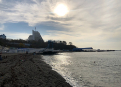 В День моржа в Анапе тепло и пасмурно
