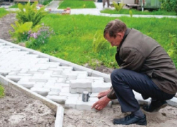 Еще около 20 млн рублей направят на обустройство и ремонт тротуаров в поселениях Анапы