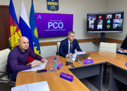 Жители Песчаного пожаловались анапским коммунальщикам на размытую дорогу