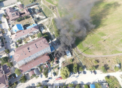 Пожар в Анапе на улице Русской: горит трансформатор