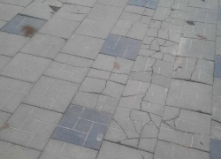 Анапчанка взыскала с мэрии 100 тысяч рублей за падение на тротуаре