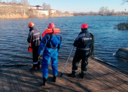 Леонид Красноруцкий поздравил спасателей и ветеранов спасательных служб
