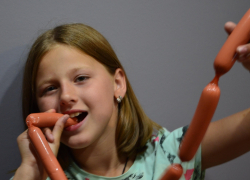 Покупают ли анапчане просроченные продукты?