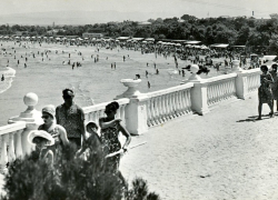 Как менялся пляж Анапы начиная с 20-го года и позже, в 50-60-70-80-е годы?