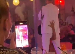 В Анапе продолжают устраивать мужской и женский стриптиз на глазах у детей 18+