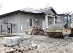 Под Анапой завершается строительство мини-поликлиники