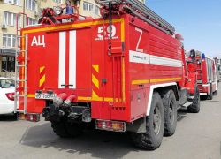 В Анапе мужчина едва не сгорел в горящей квартире, 25 человек эвакуировали