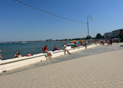 В день гамака в Анапе солнечно и жарко