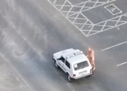  Голый мужчина ходил с утра в районе "Горгиппии" в Анапе