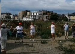 С песнями и танцами открыли отремонтированные «300 ступеней» в Анапе