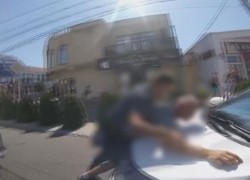 Полицейские Анапы и Крыма жестко задержали подозреваемого в краже (видео)