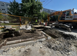 Изношенные трубы тепломагистрали меняют в Анапе