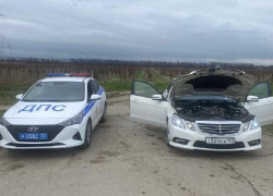 Полиция Анапы проверила информацию о Mercedes cо спецсигналом