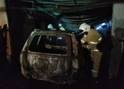 В Гостагаевской под Анапой загорелся гараж и "Ниссан": пострадал мужчина