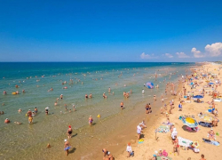 До уровня тропиков прогрелась вода в Черном море у берегов Анапы 