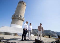 Наконец-то дошли руки и до Большого Утриша: маяк на полуострове отреставрируют