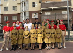 В Анапе семьи военнослужащих провели акцию «Наш дом, наш двор»