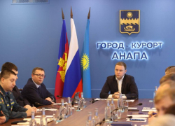 Мэр Анапы обсудил с губернатором ликвидацию последствий стихии
