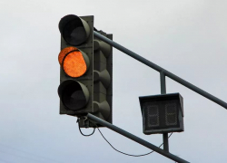 В Анапе стоять в пробке летом - «сущий ад»: 11-секундный светофор пропускает не больше трех автомобилей