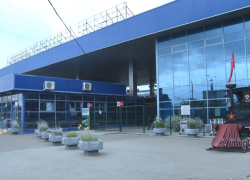 На ж/д вокзале Анапы рецидивист нашёл чужую карту и расплачивался ей в магазинах