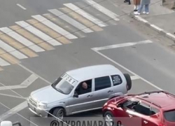 "Нива" загородила дорогу кроссоверу: дорожные войны в стиле 90-х в Анапе