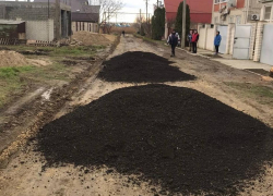 В станице Благовещенской ремонтируют дорогу