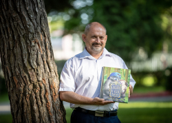 «Скорей в леса, там чудеса»: анапский писатель представил книгу «Сказки из лесов кубанских»