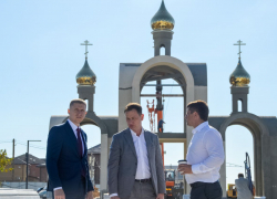 Вице-губернатор Кубани Андрей Прошунин посетил общественные территории в Анапе