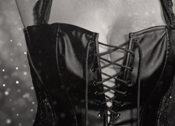 Анапчанка возмущена: "Это до чего нужно было довести пенсионеров, чтобы они бордель открыли?!"