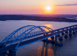 На Крымском мосту, по которому часто ездят анапчане, зафиксировали новый рекорд трафика