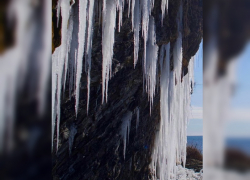  Зима, холода: в Анапе у моря образовались 5-метровые сосульки