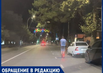 «Электросамокатчики в Анапе ездят даже по центру дороги» – автолюбители возмущены