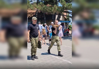 Похожий на снаряд предмет пролежал на пляже Анапы не меньше суток