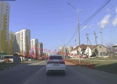 В Анапе на Супсехском шоссе автомобиль сбил женщину на пешеходном переходе