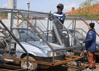 Под Анапой волонтёры готовят десятки автомобилей для отправки в зону СВО