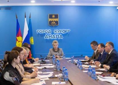 Глава Анапы намерена проверить контракты на ремонт городских дорог