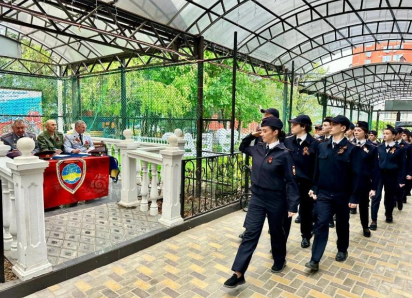   В Анапском индустриальном техникуме с большим успехом прошёл торжественный Смотр песни и строя, посвященный 81-й годовщине Великой Победы