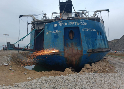 Владелец танкера, потерпевшего крушение в Керченском проливе, не согласен с экологическим ушербом