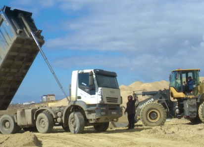 В Витязево на пляже уложили 20 тысяч кубометров нового песка