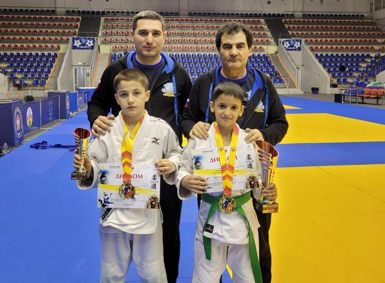 Анапчане Эмир Асанов и Тагир Гасанов заняли призовые места в «Детской лиге дзюдо»
