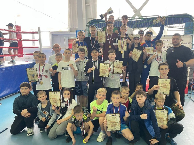 Анапские спортсмены одержали победу на краевом турнире по кикбоксингу